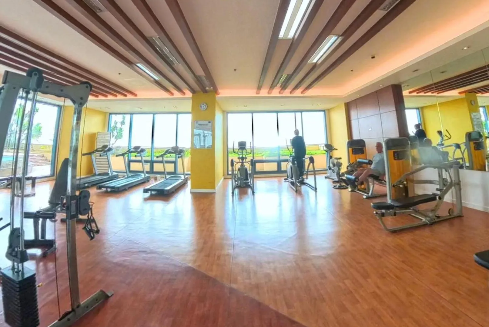 3Br Grand Riviera Suites By Mrsayla Manila